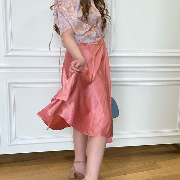 Alice + Olivia Elegant asymetrical Pink Satin Skirt - Picture 10 of 14